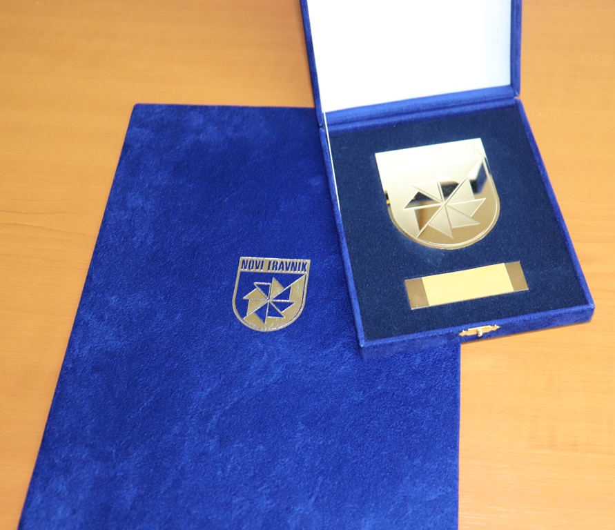 JAVNI POZIV za podnošenje prijedloga osoba za dodjelu Javnih priznanja Općine Novi Travnik u 2022. godini