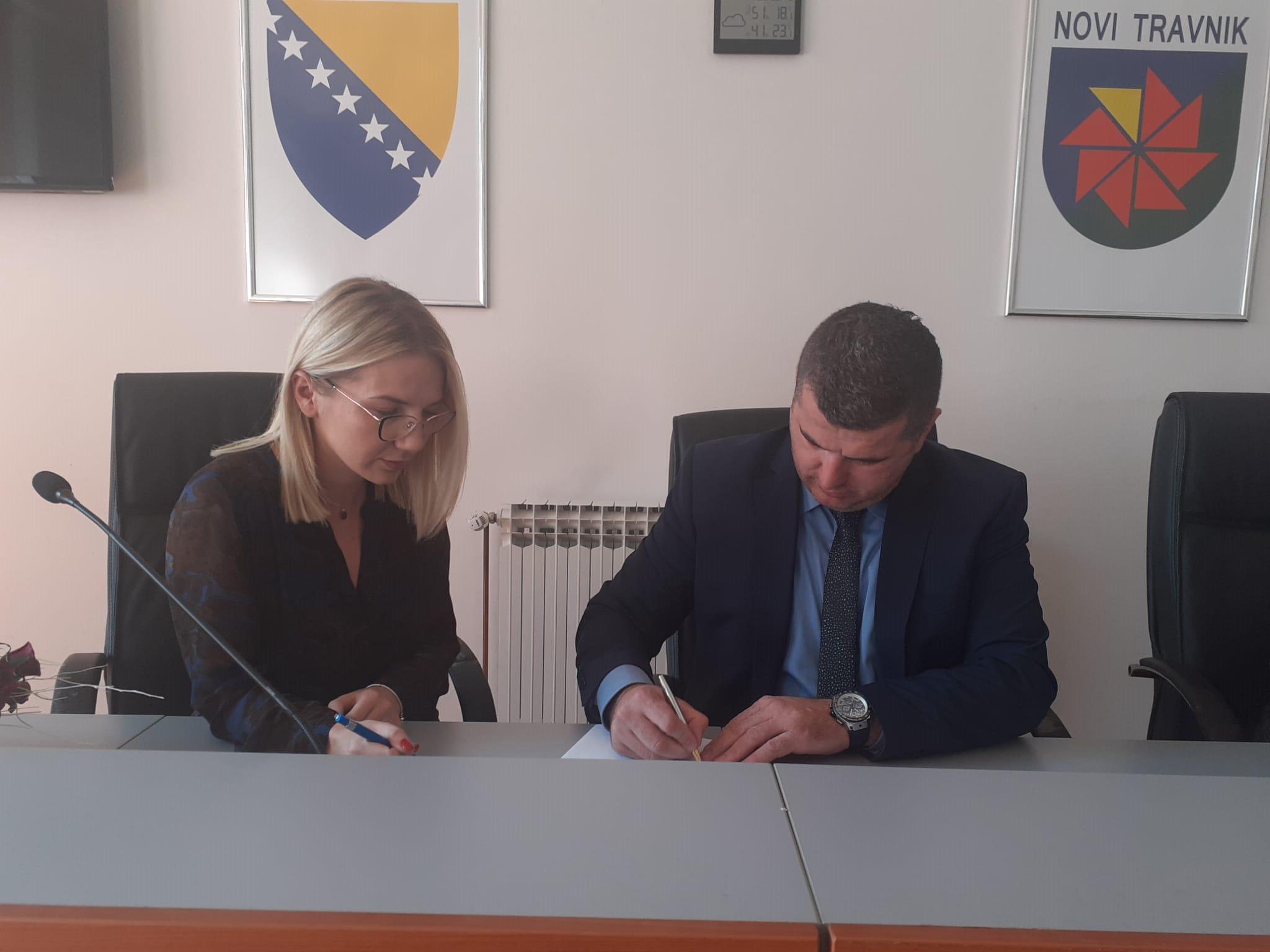 Potpisani ugovori sa korisnicima sredstava za  financiranje  omladinskih start up biznisa